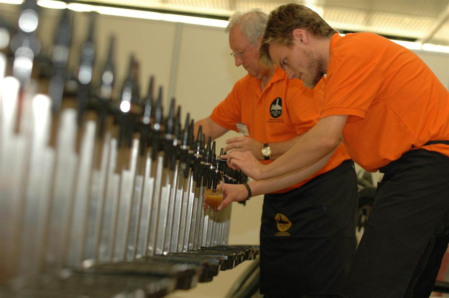 Brewing_Awards_entries_‘outstrip_previous_event’ Brewing-Int-Awards-stewards-with-draught-beer_New