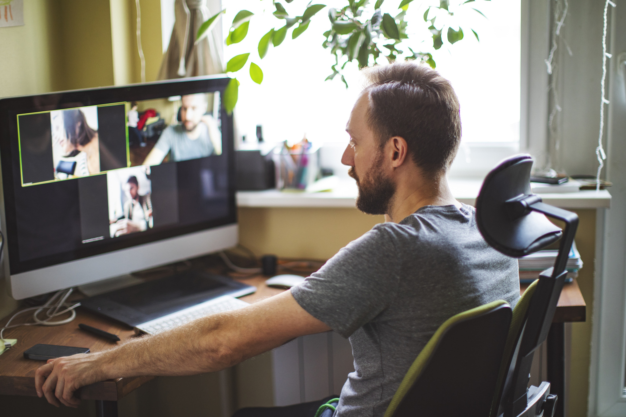 Online brewing courses in real-time Video chatting with friends during social distancing