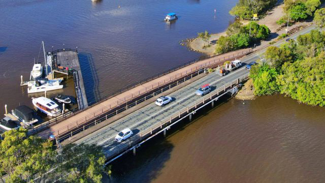 Two-way Doonella Bridge access