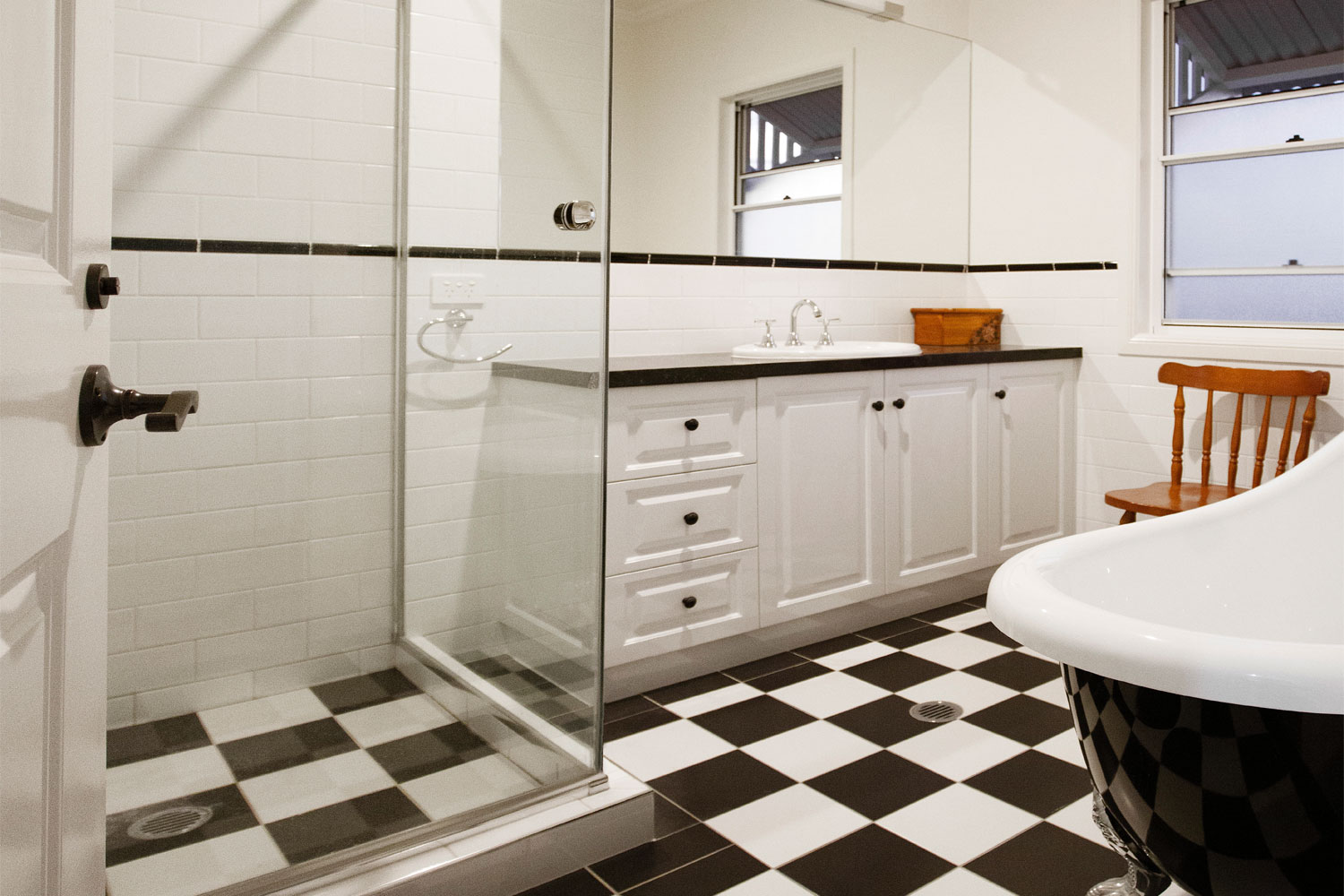 Small Queenslander Bathroom grandeur and opulence: a classic queenslander 'small house' Small Queenslander Bathroom grandeur and opulence: a classic queenslander 'small house'