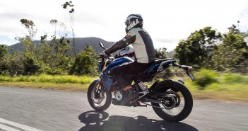 BMW G 310 R Review ARR141_BMW G 310 R_Opener-3
