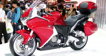 Buyer beware: motorcycle accessories Honda_VFR1200F_with_Dress-up_Parts_and_Accessories