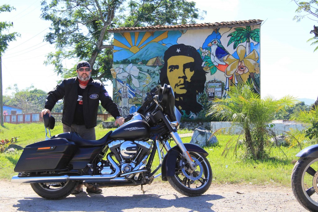 Rod-and-bike_Cuba-2-