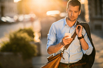Texting_walking_web