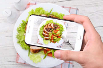 Food_selfie_enjoyment_web