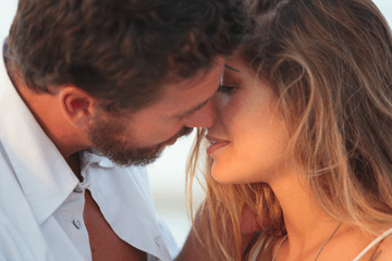 Kissing_turning_web