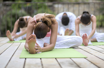yoga_forwardbend_wellbeing