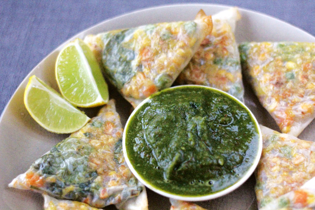 Vegetable Triangles with Mint Chutney