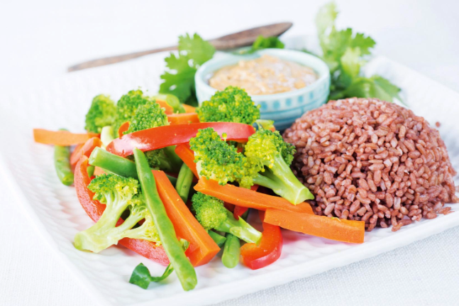 Steamed Vegetables with Peanut Sauce