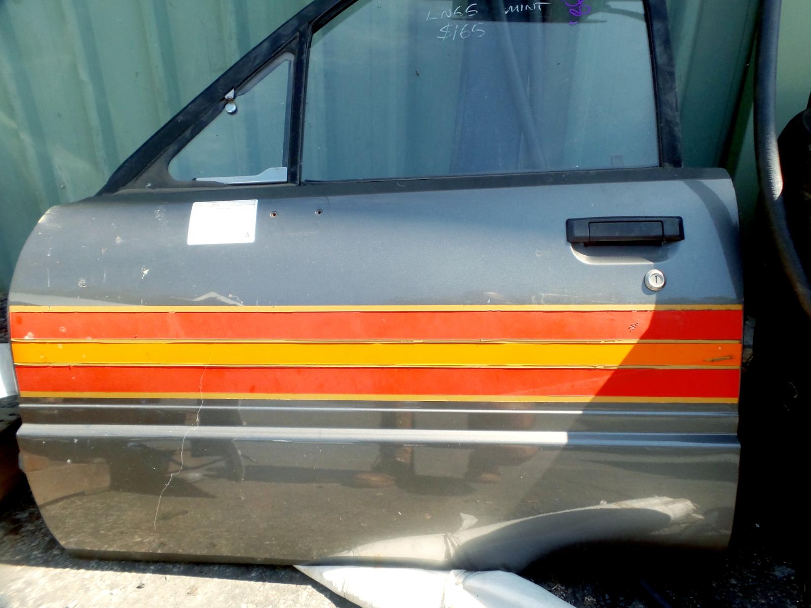 View Auto part Left Front Door Toyota Hilux 1986