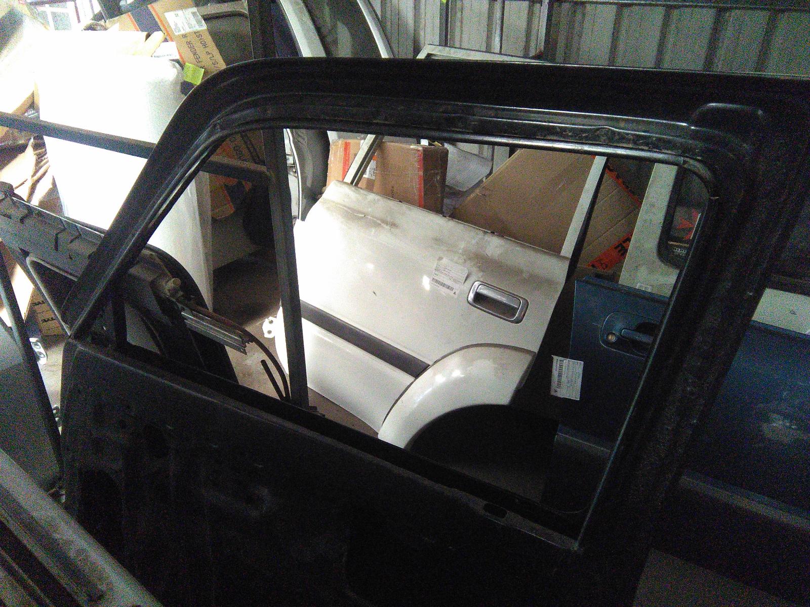 View Auto part Right Front Door Toyota Hilux 1993