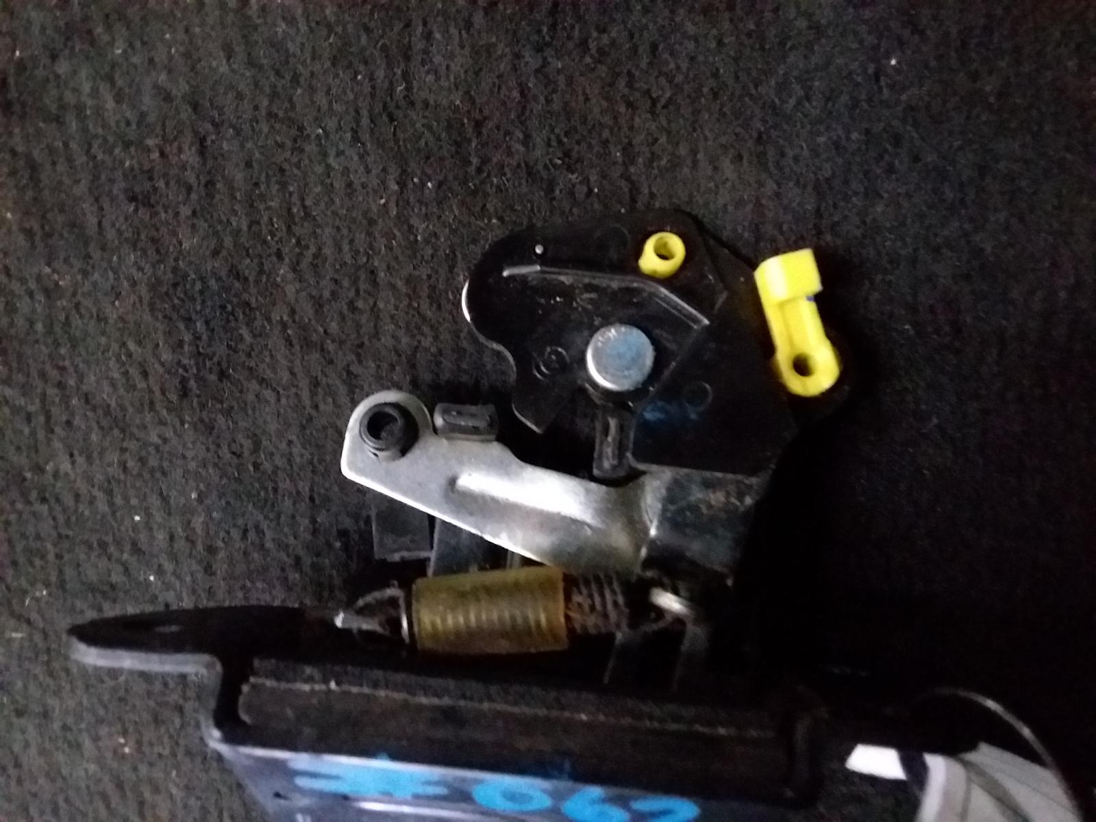 View Auto part Door/Boot/Gate Lock Holden Captiva 2010
