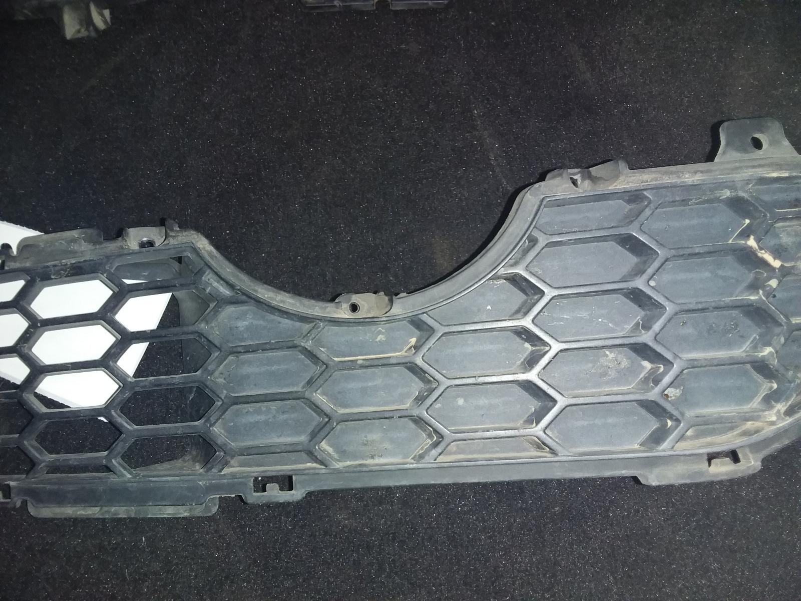 2010 Holden Captiva Grille View Auto part Grille Holden Captiva 2010