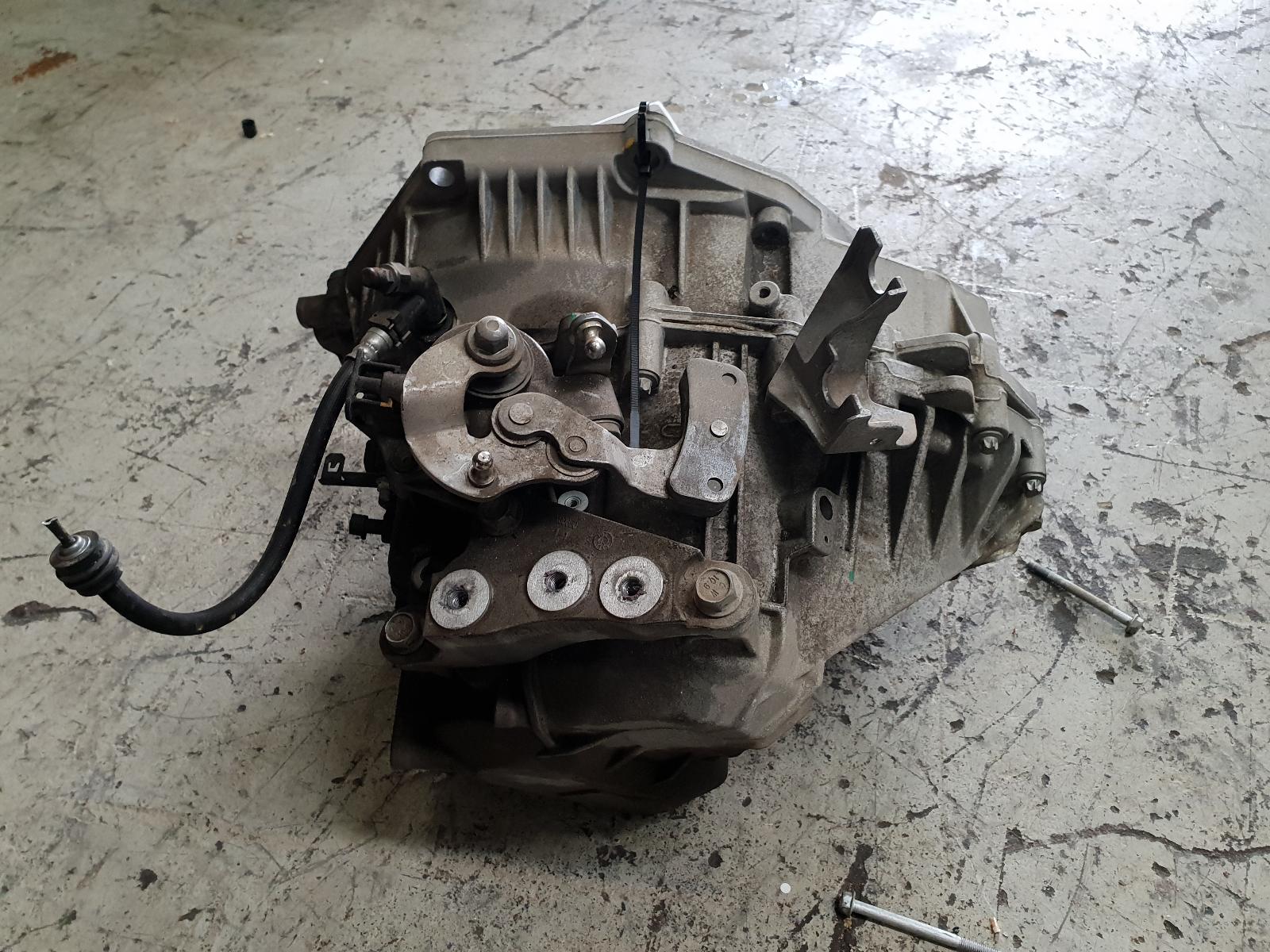 View Auto part Trans/Gearbox Holden Captiva 2013