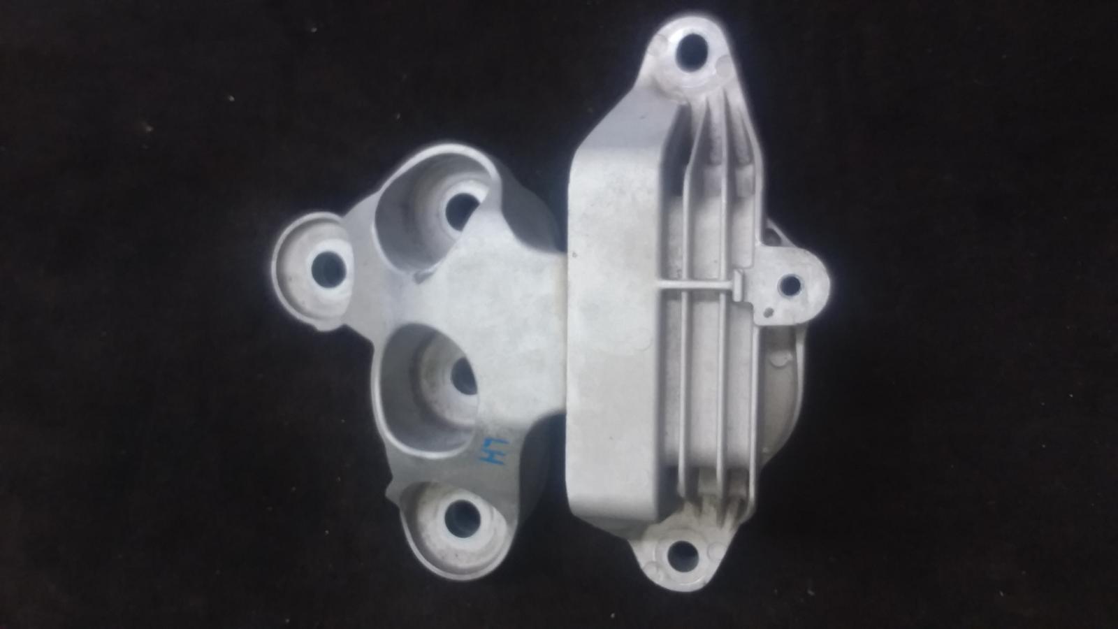 View Auto part Mount Holden Commodore 2018