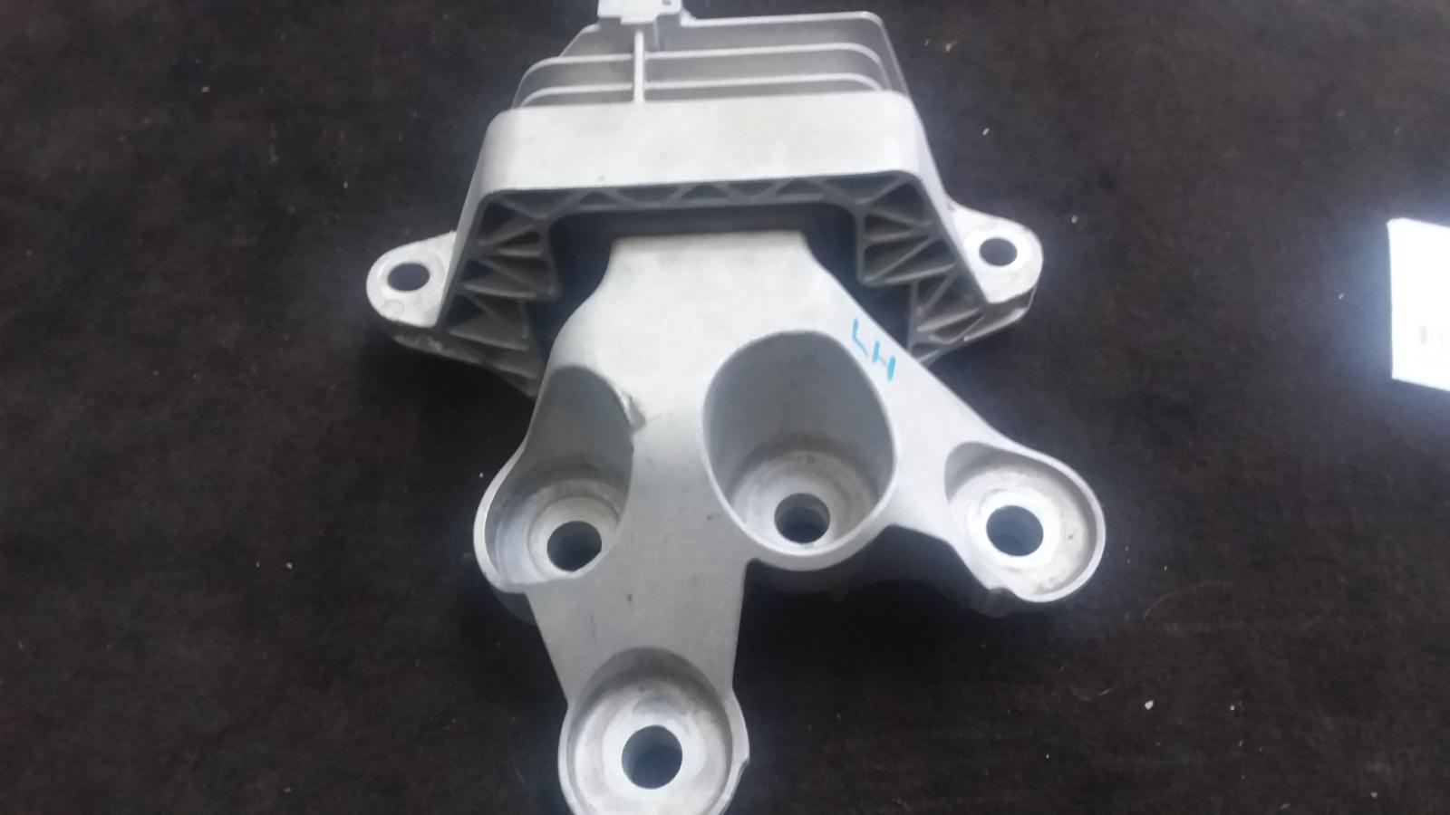 View Auto part Mount Holden Commodore 2018