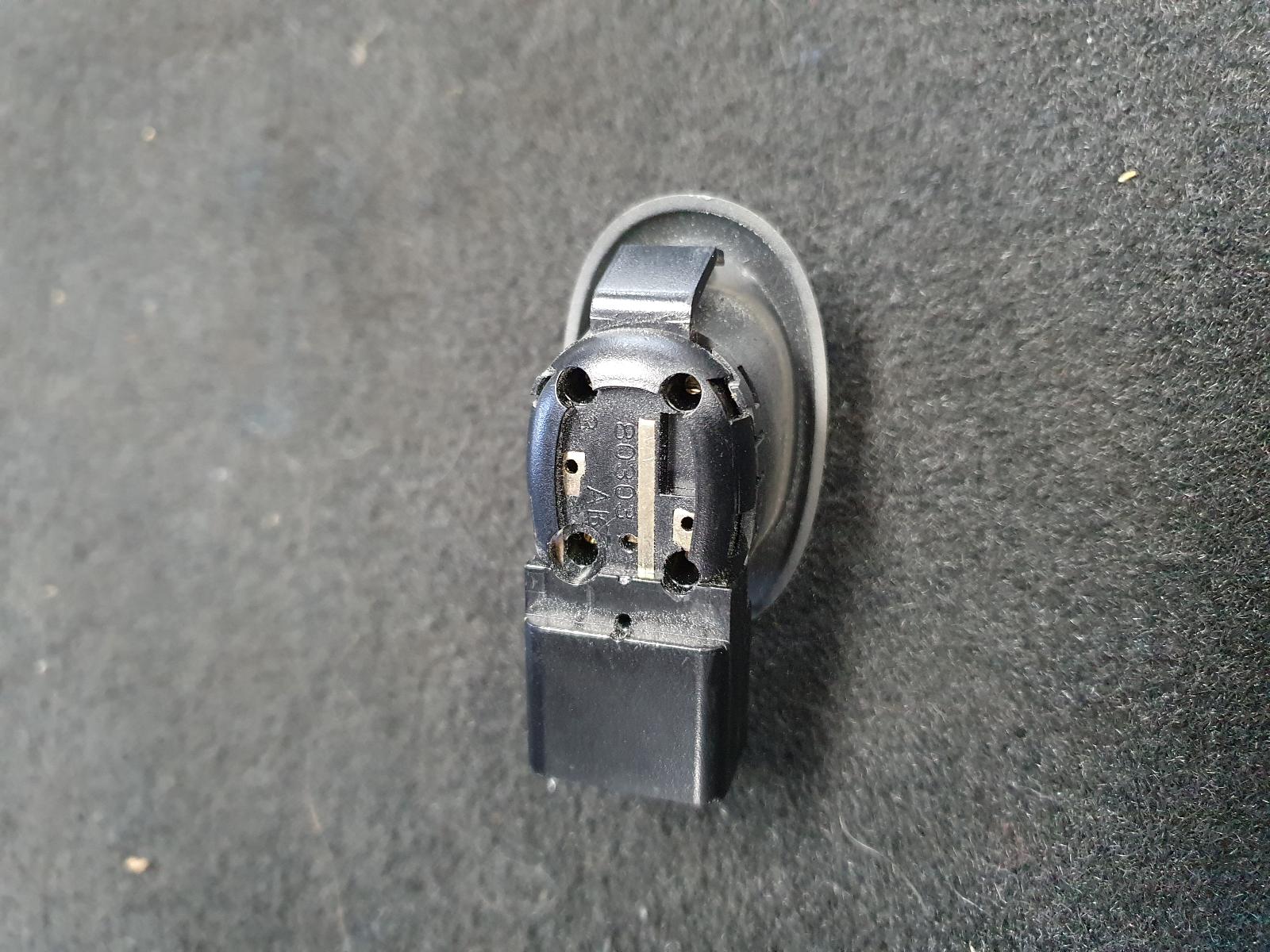 View Auto part Pwr Dr Wind Switch Holden Commodore 2004