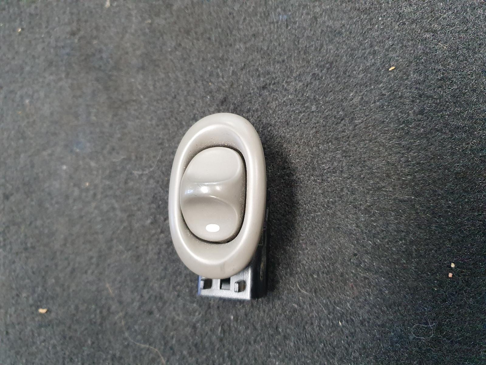 View Auto part Pwr Dr Wind Switch Holden Commodore 2004