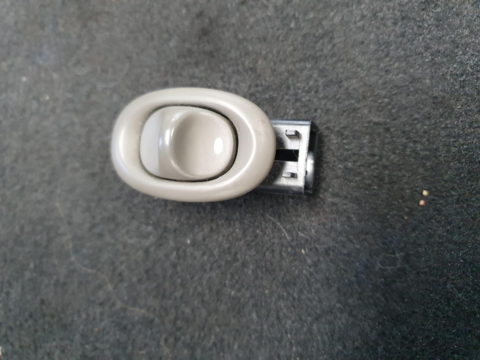 View Auto part Pwr Dr Wind Switch Holden Commodore 2004