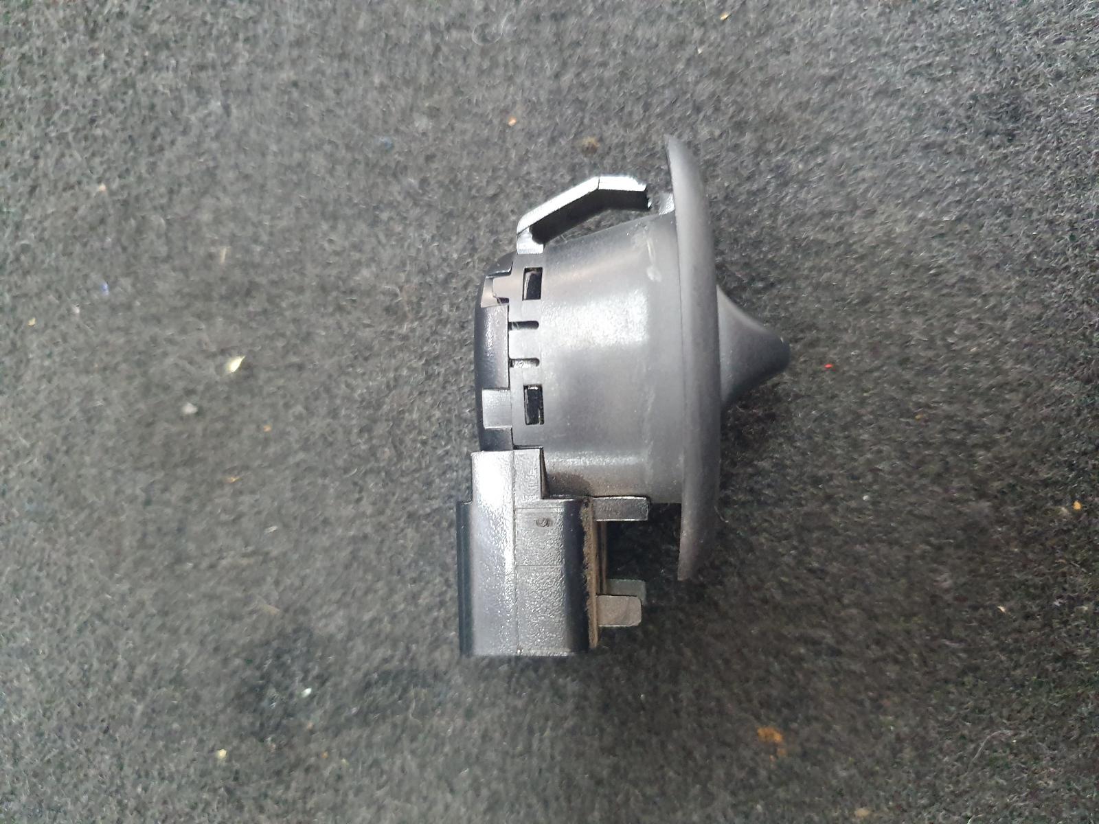 View Auto part Pwr Dr Wind Switch Holden Commodore 2005