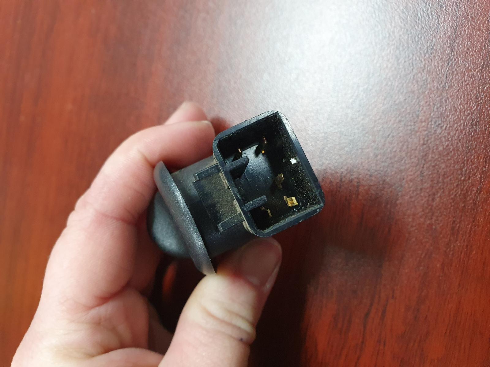 View Auto part Pwr Dr Wind Switch Holden Commodore 2000