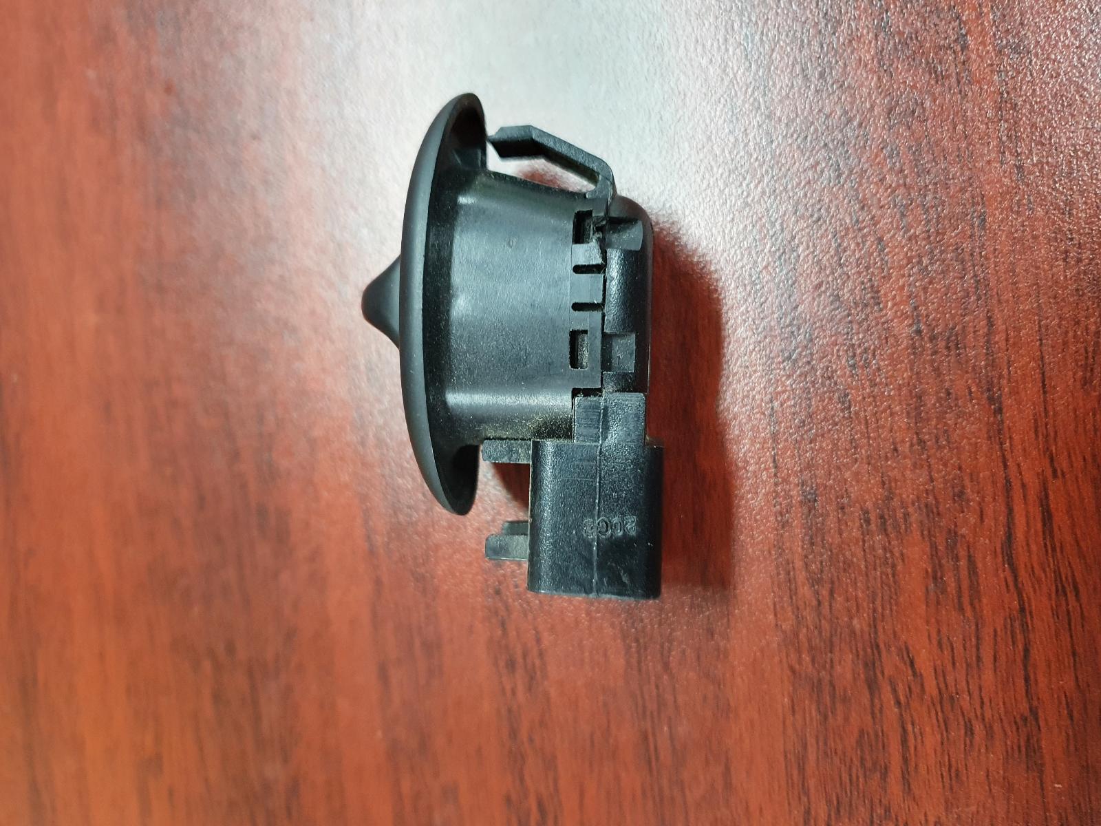 View Auto part Pwr Dr Wind Switch Holden Commodore 2000