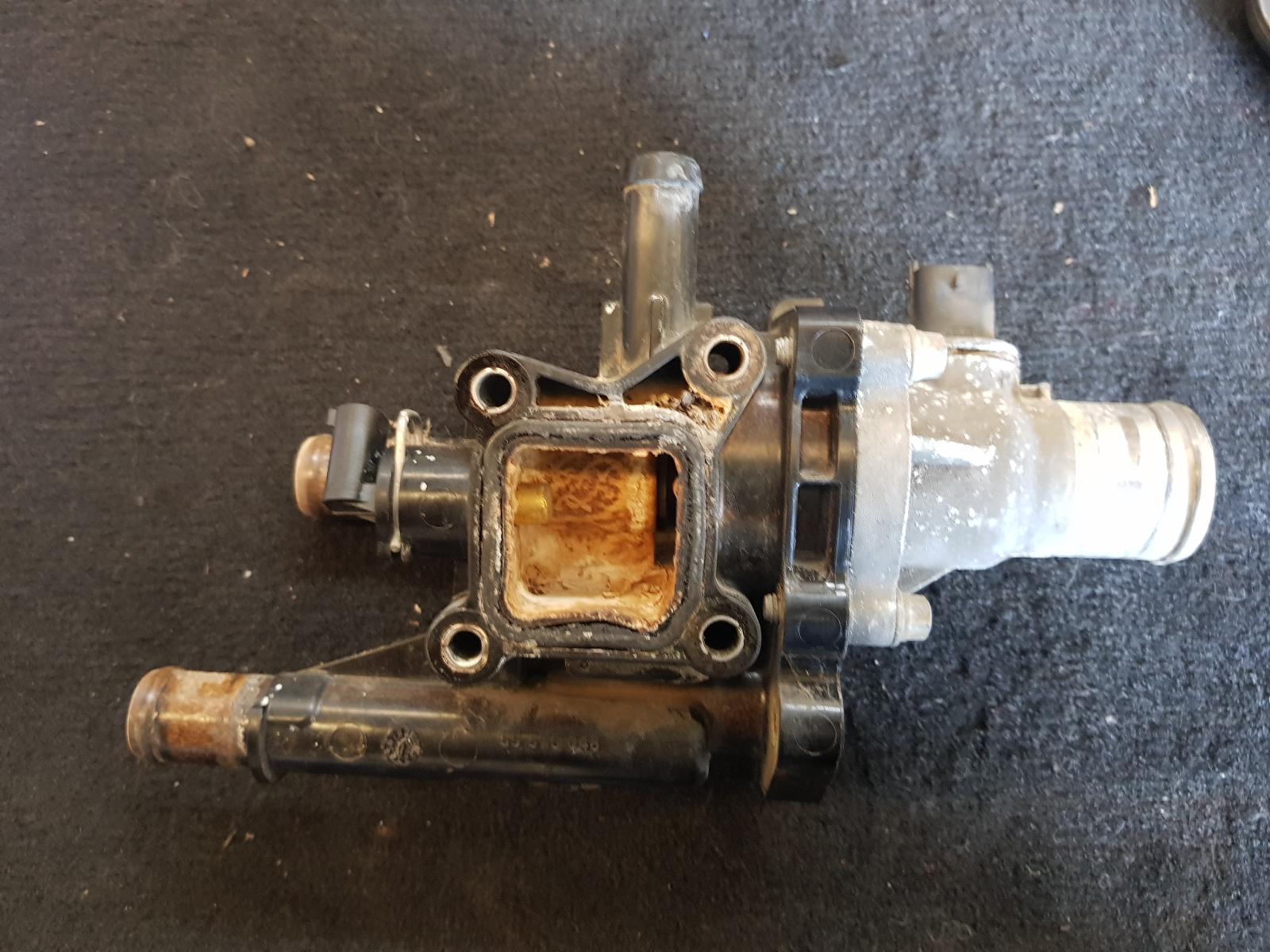 Thermostat Housing Cruze Holden 2010