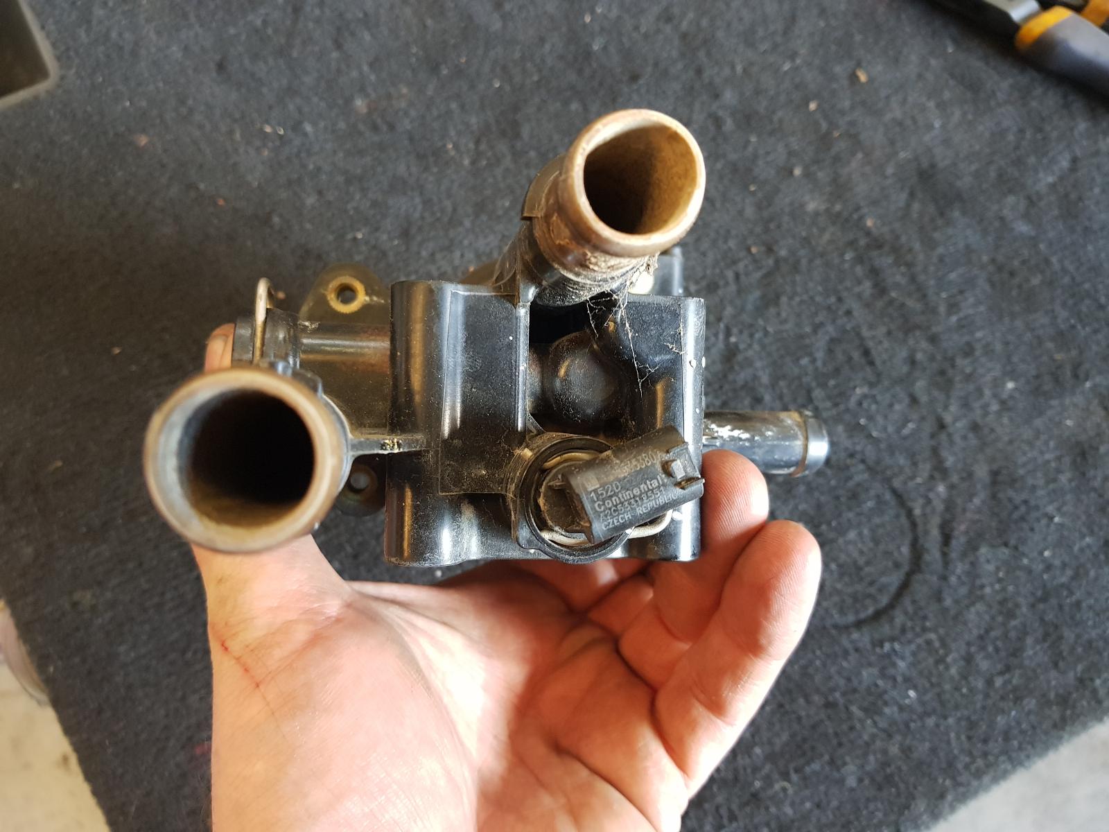 Thermostat Housing Cruze Holden 2010