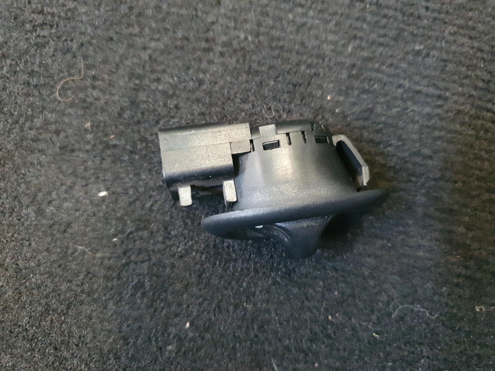 View Auto part Pwr Dr Wind Switch Holden Commodore 2001