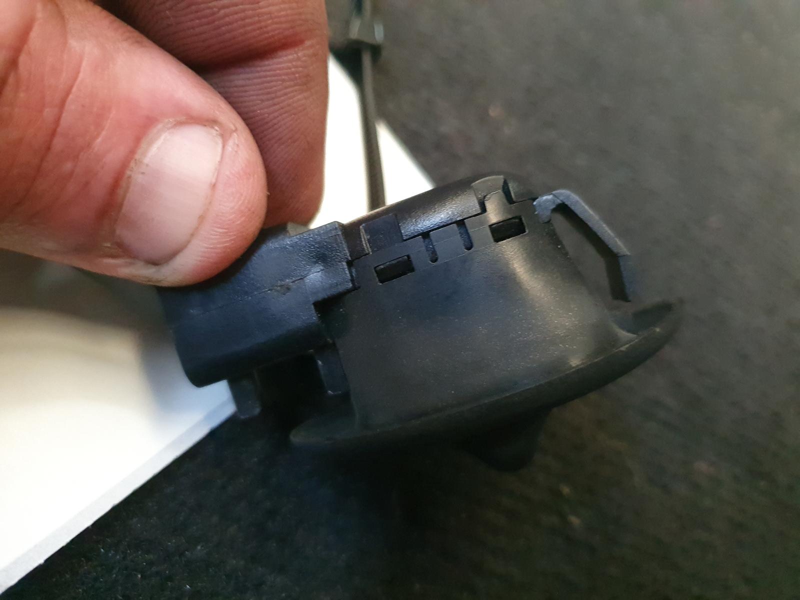 View Auto part Pwr Dr Wind Switch Holden Commodore 2001