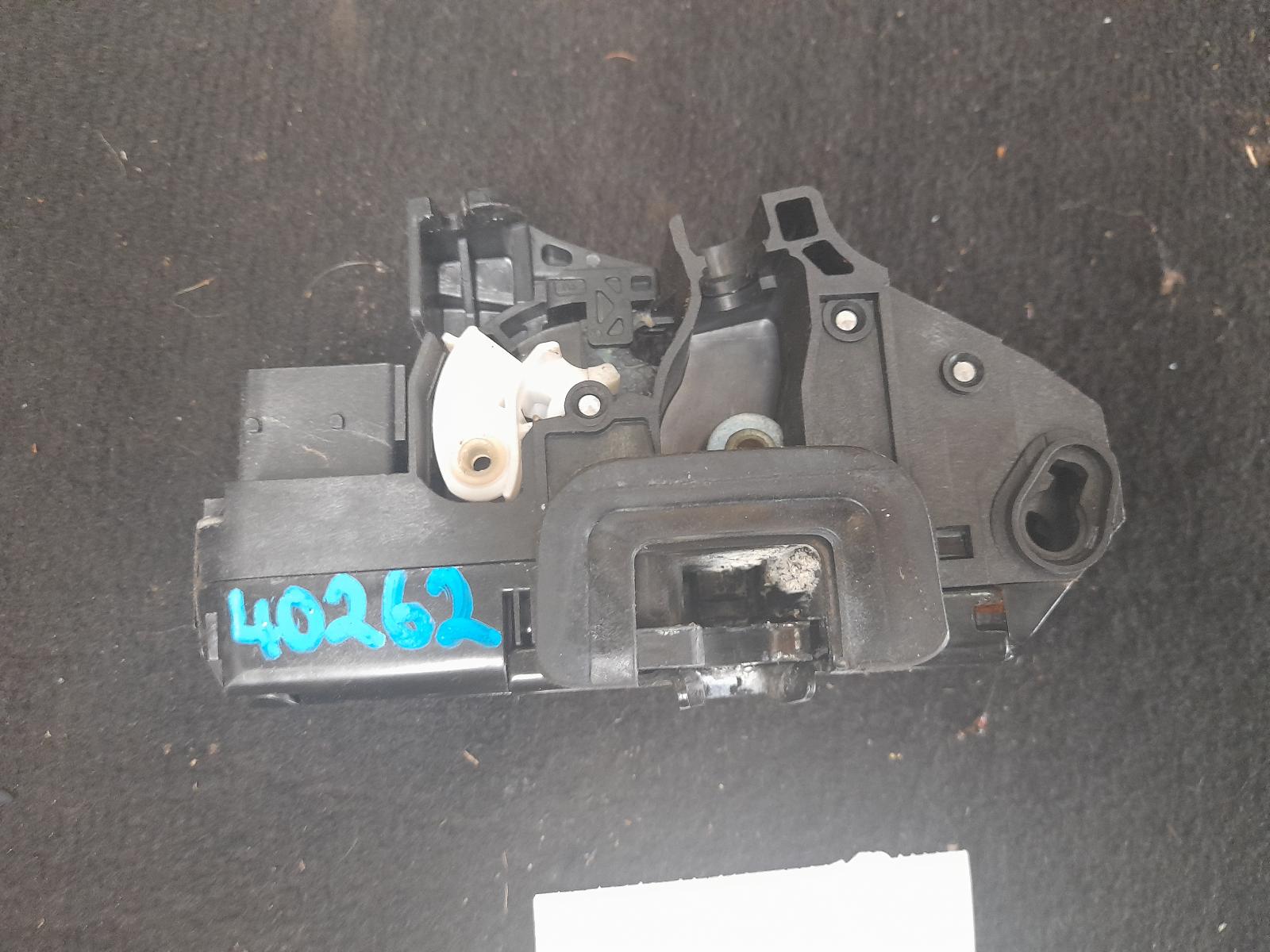 View Auto part Door/Boot/Gate Lock Holden Commodore 2009