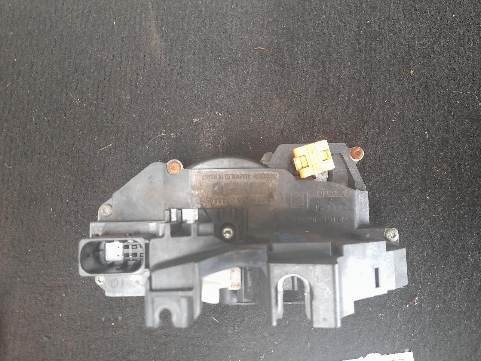 View Auto part Door/Boot/Gate Lock Holden Commodore 2009