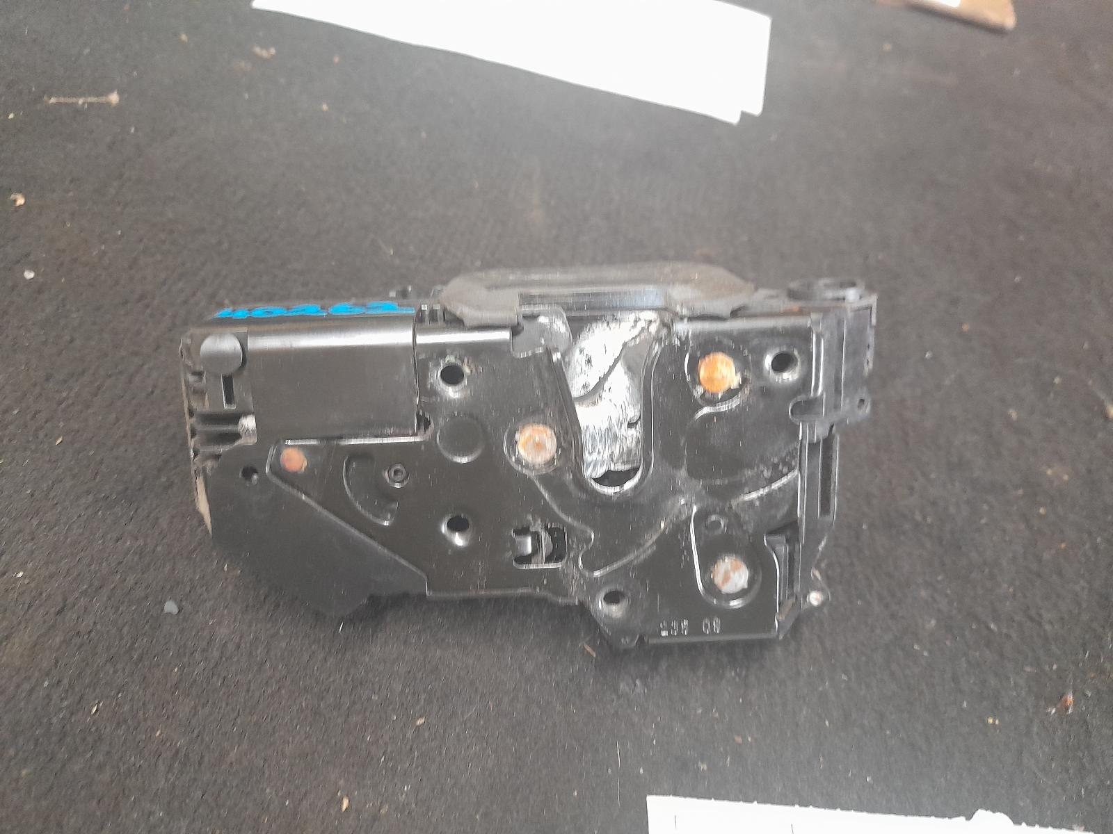 View Auto part Door/Boot/Gate Lock Holden Commodore 2009