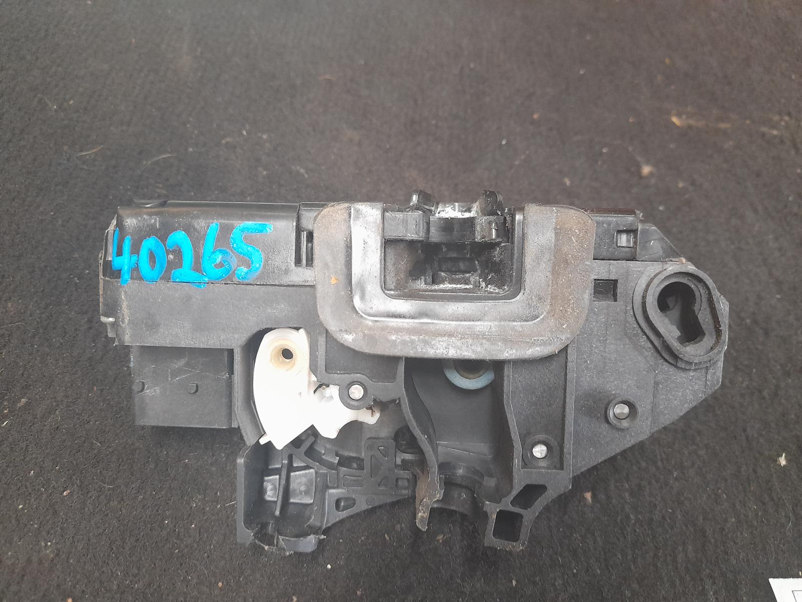 View Auto part Door/Boot/Gate Lock Holden Commodore 2009
