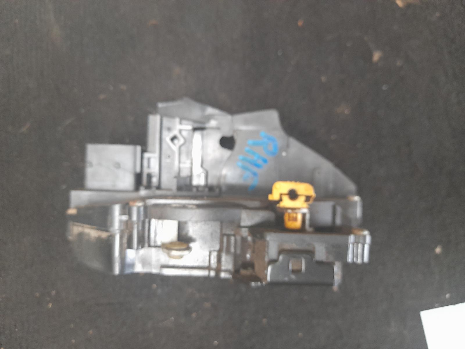 View Auto part Door/Boot/Gate Lock Holden Commodore 2009