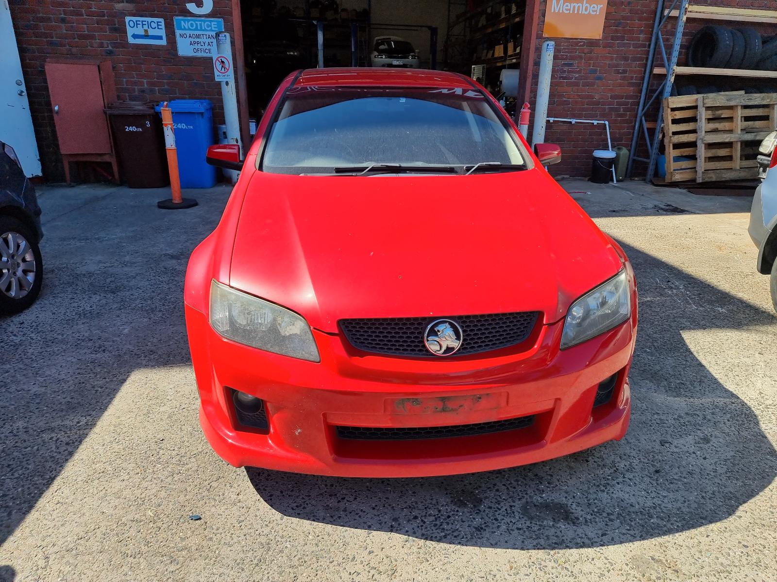 Front Spoiler Commodore Holden 2010