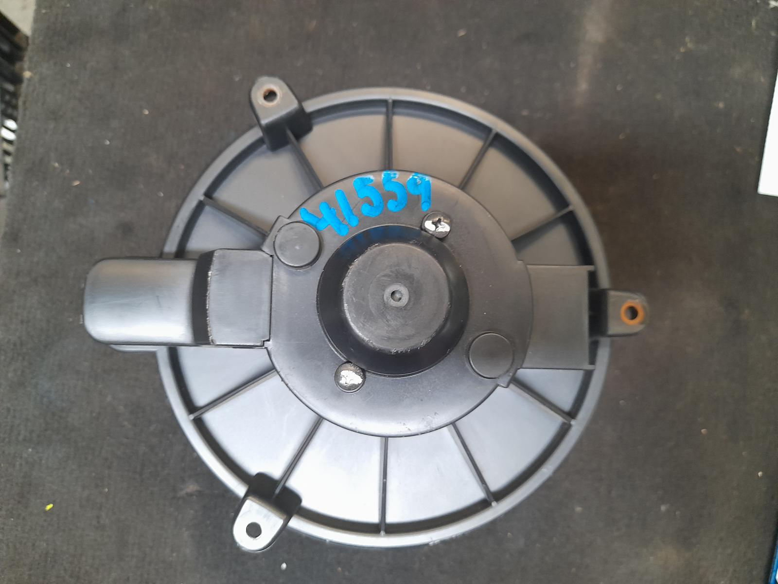 View Auto part Heater Fan Motor Holden Commodore 2004