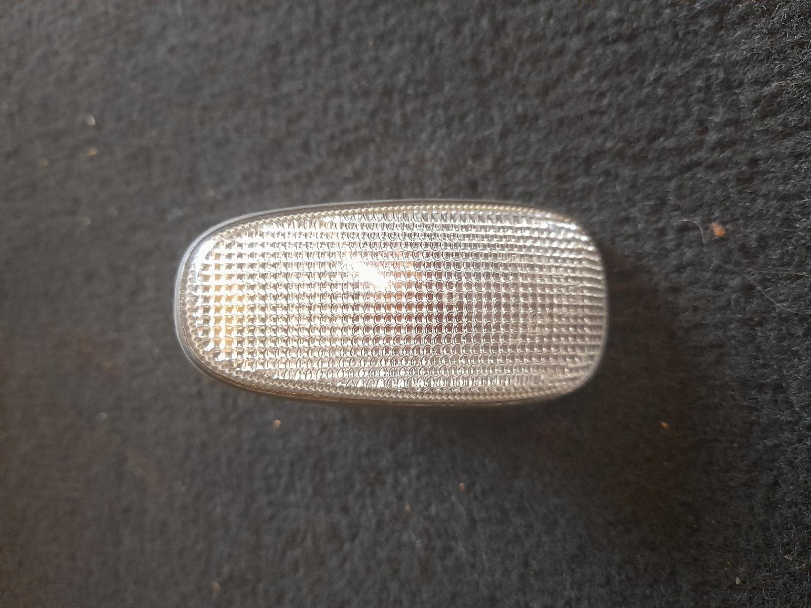 View Auto part Right Indicator/Fog/Side Holden Commodore 2005