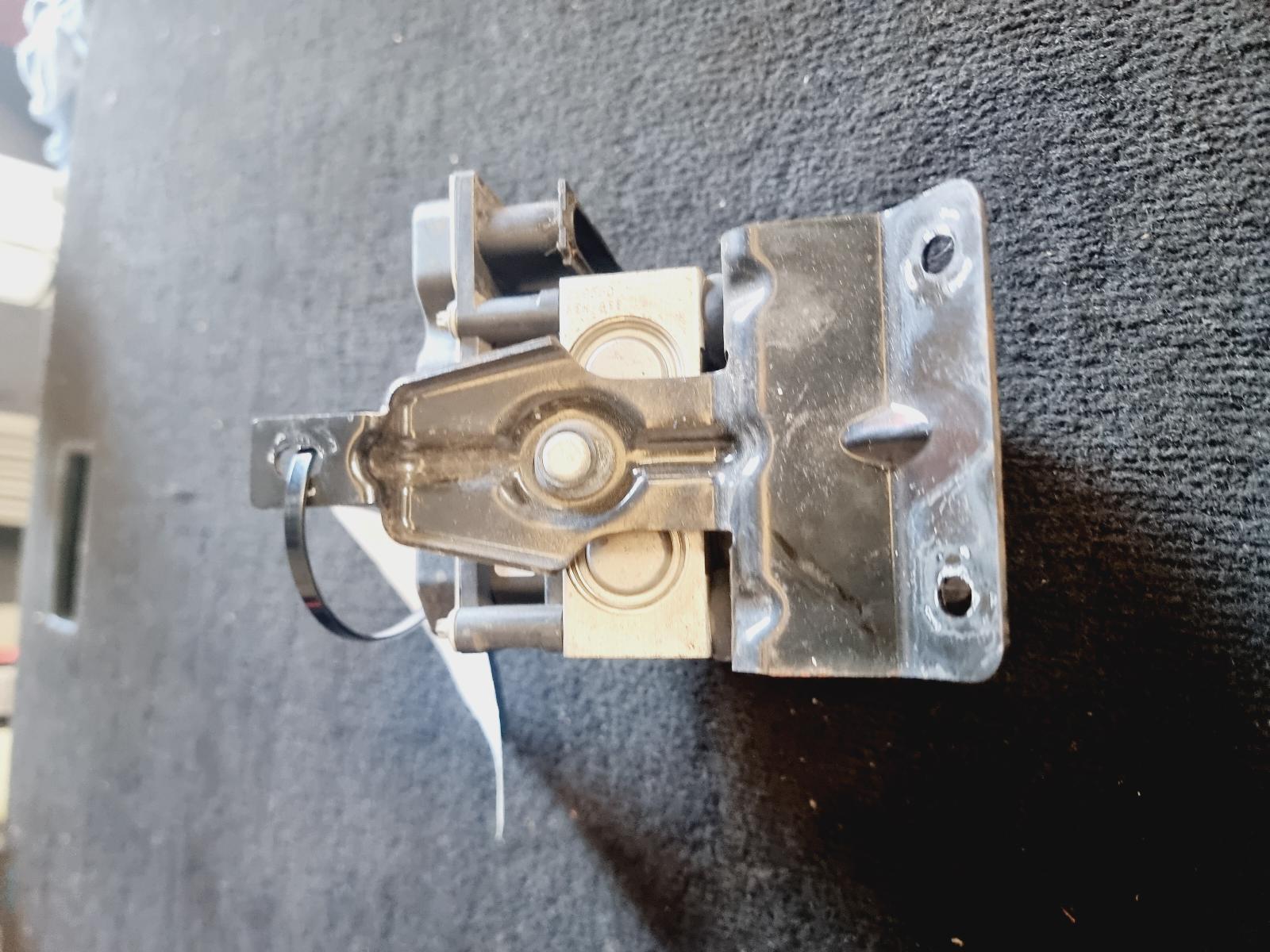 View Auto part Abs Pump/Modulator Holden Commodore 2005