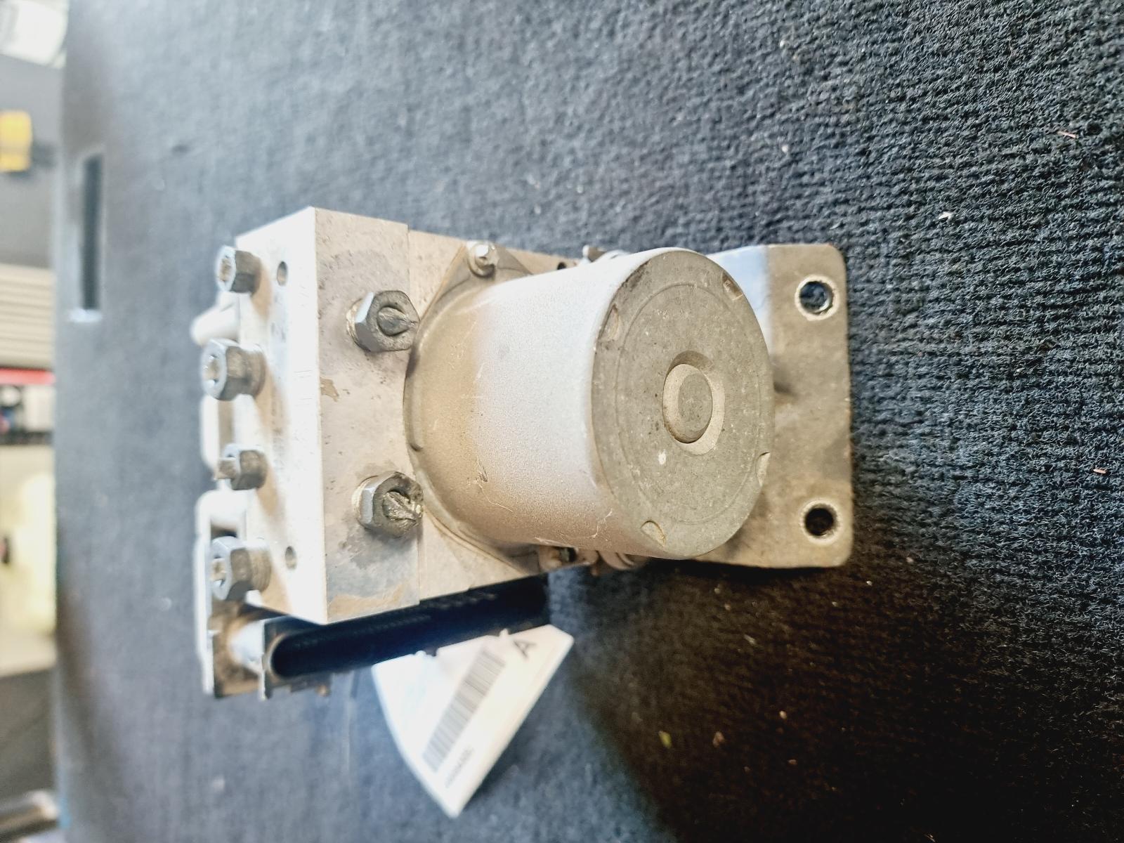 View Auto part Abs Pump/Modulator Holden Commodore 2005