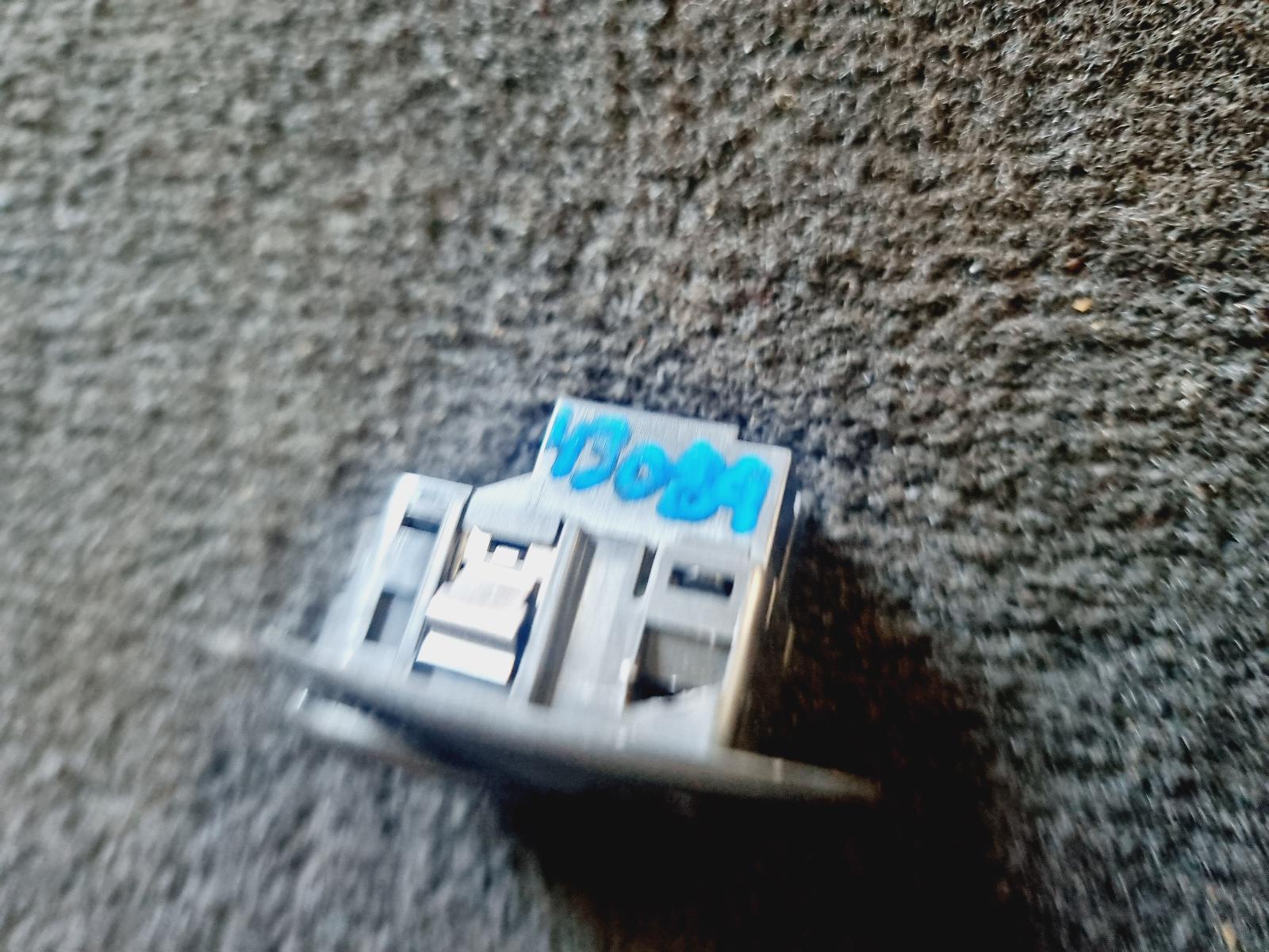 View Auto part Misc Switch/Relay Holden Commodore 2005