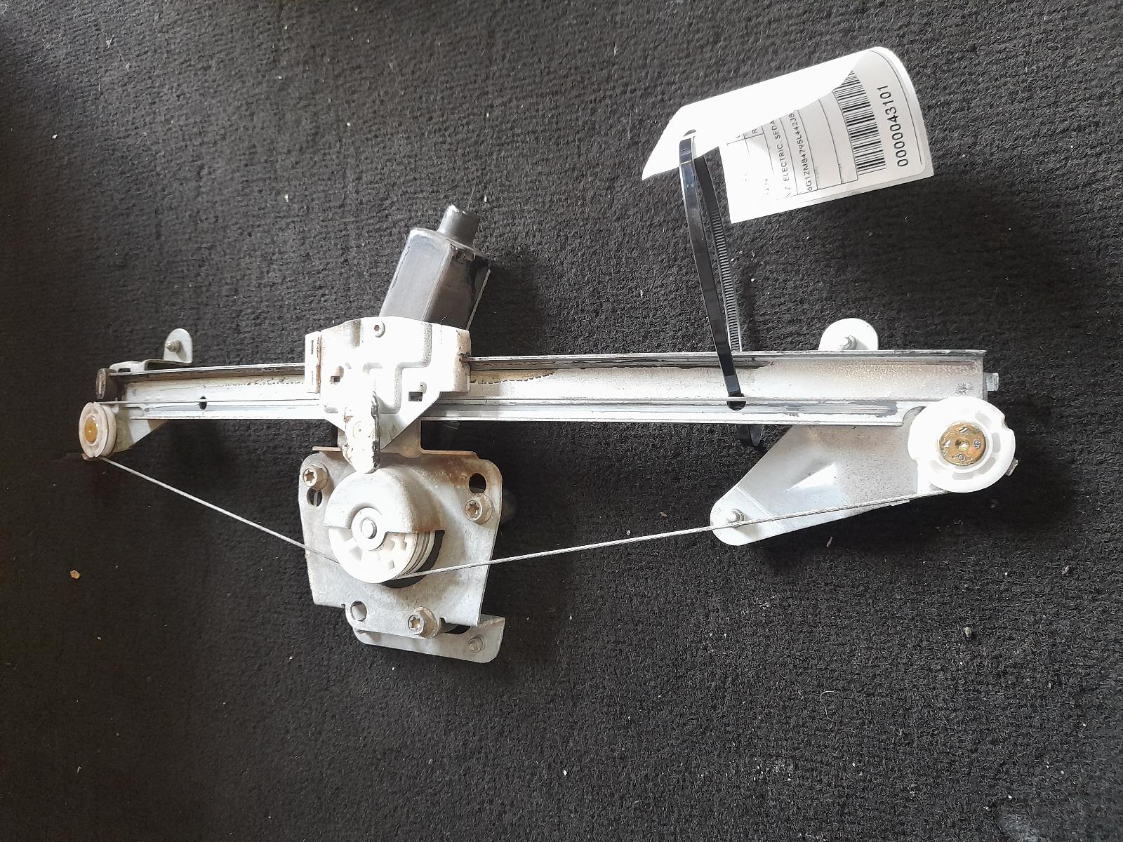 View Auto part Right Rear Wnd Reg/Motor Holden Commodore 2005