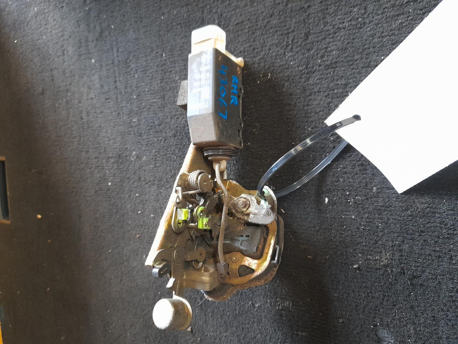 View Auto part Door/Boot/Gate Lock Holden Commodore 2005