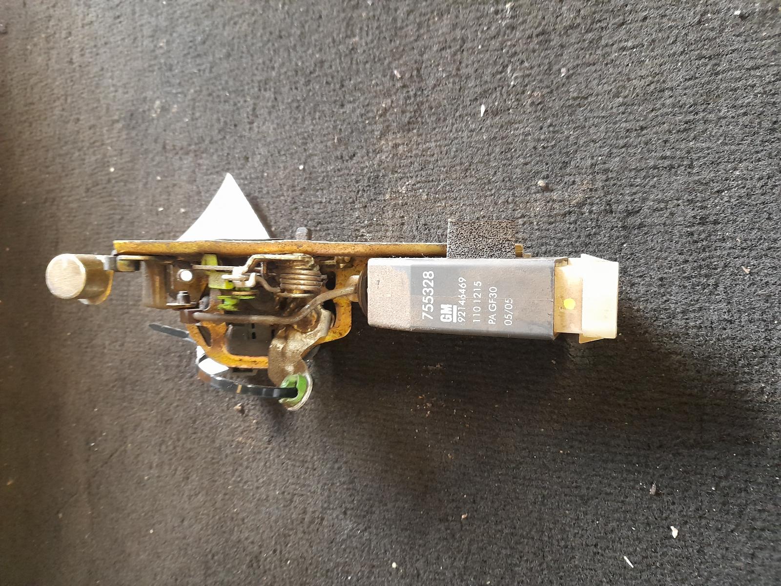 View Auto part Door/Boot/Gate Lock Holden Commodore 2005