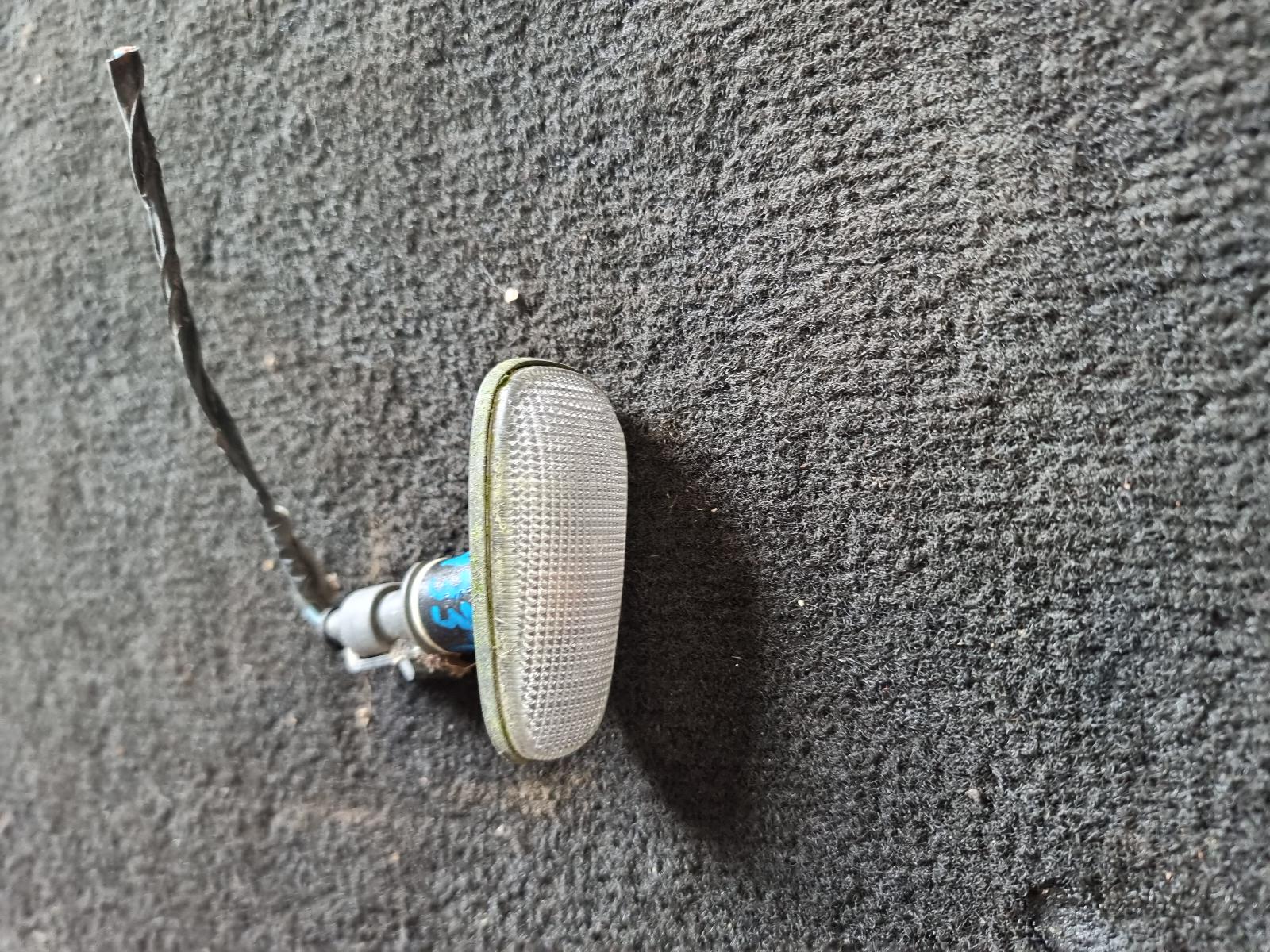 View Auto part Left Indicator/Fog/Side Holden Commodore 2003