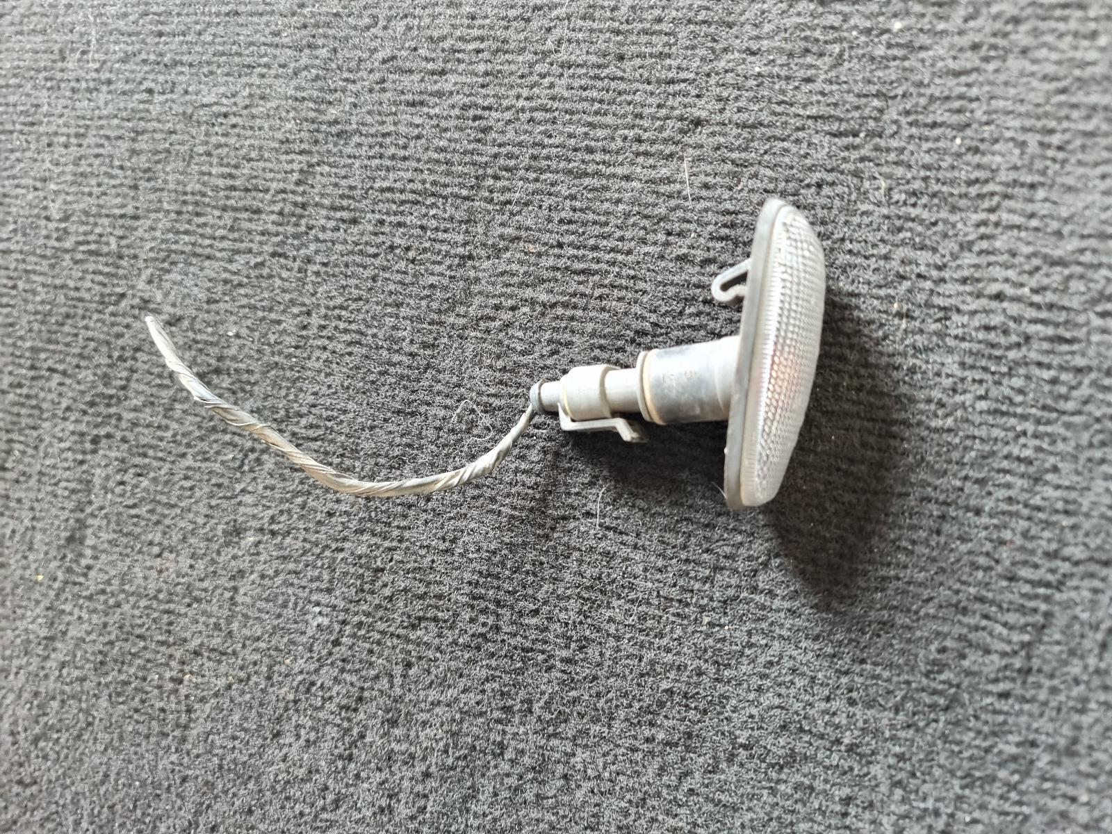 View Auto part Left Indicator/Fog/Side Holden Commodore 2005