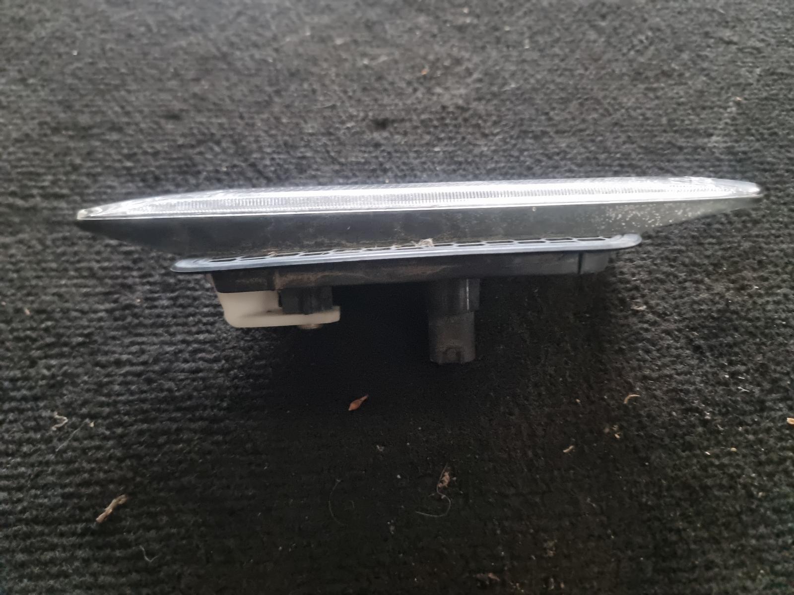 View Auto part Right Indicator/Fog/Side Holden Commodore 2010