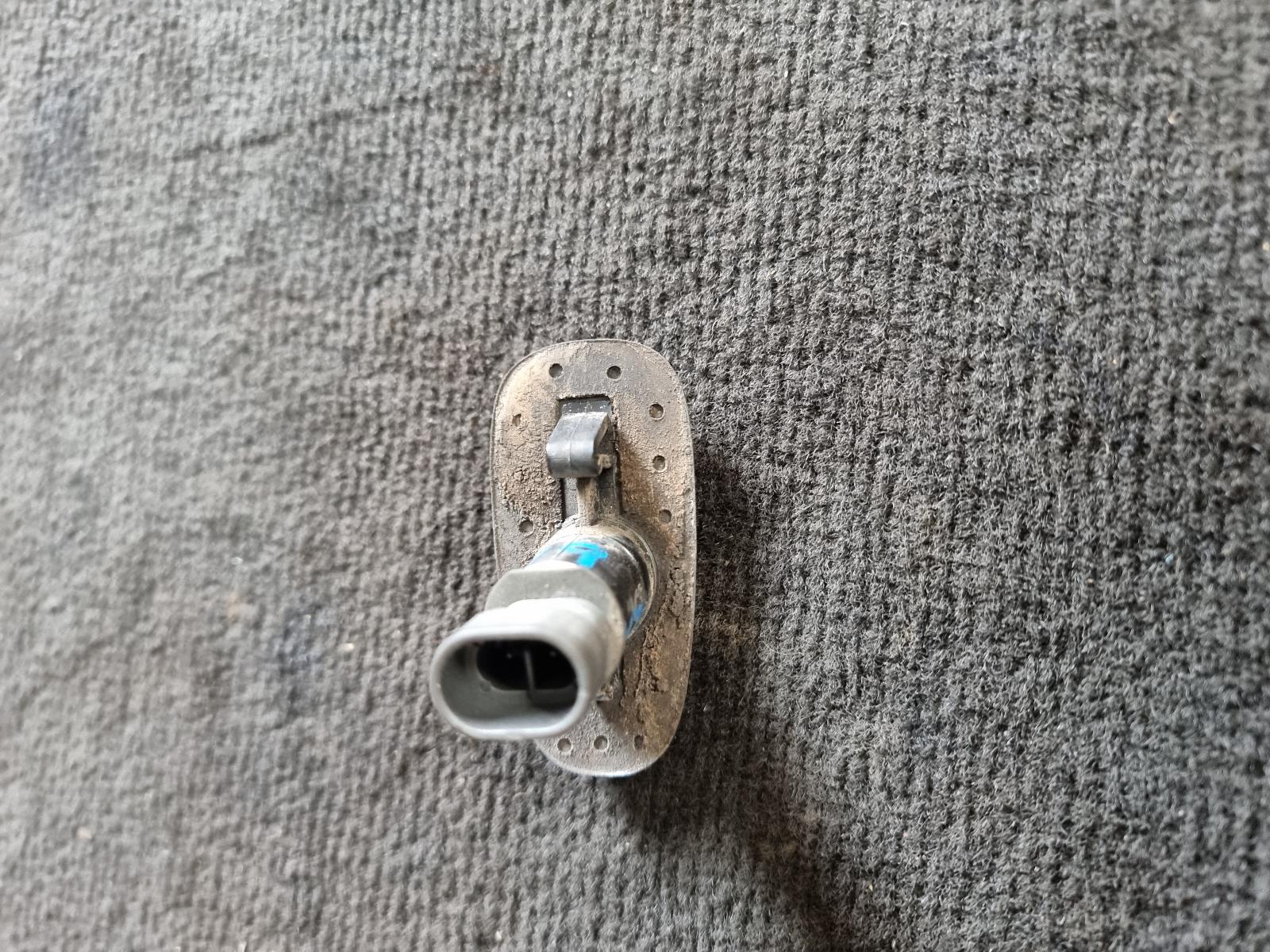 View Auto part Left Indicator/Fog/Side Holden Commodore 2003