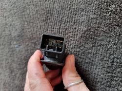 View Auto part Pwr Dr Wind Switch Holden Commodore 2003
