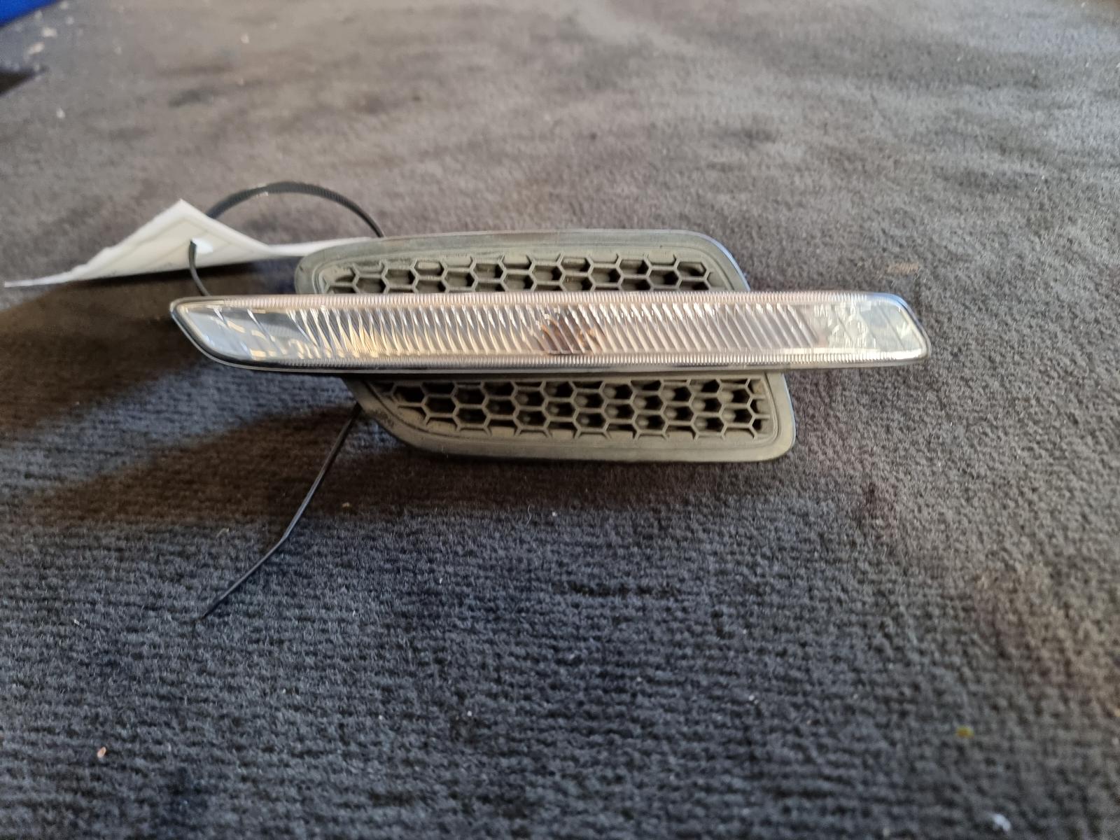 View Auto part Left Indicator/Fog/Side Holden Commodore 2008